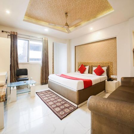 Oyo 10277 Hotel Delux Golden Ádzsmir Kültér fotó