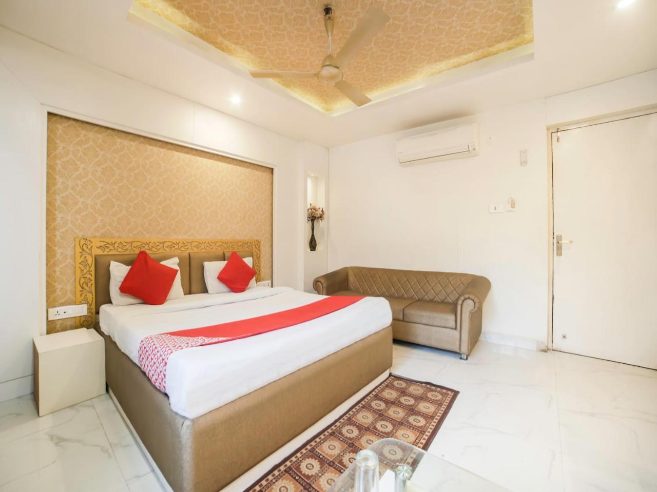 Oyo 10277 Hotel Delux Golden Ádzsmir Kültér fotó