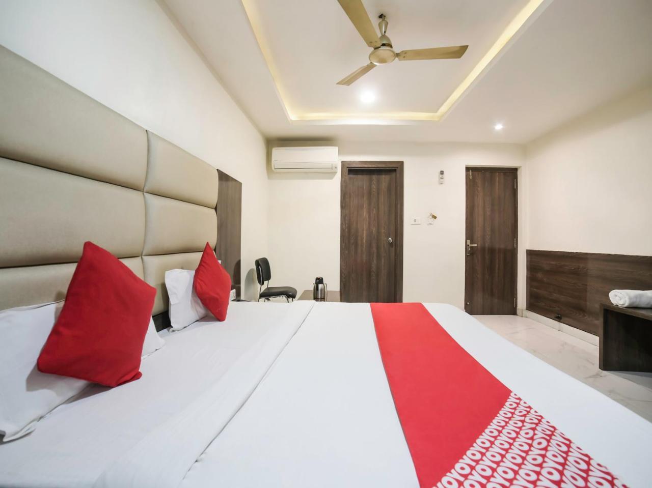 Oyo 10277 Hotel Delux Golden Ádzsmir Kültér fotó