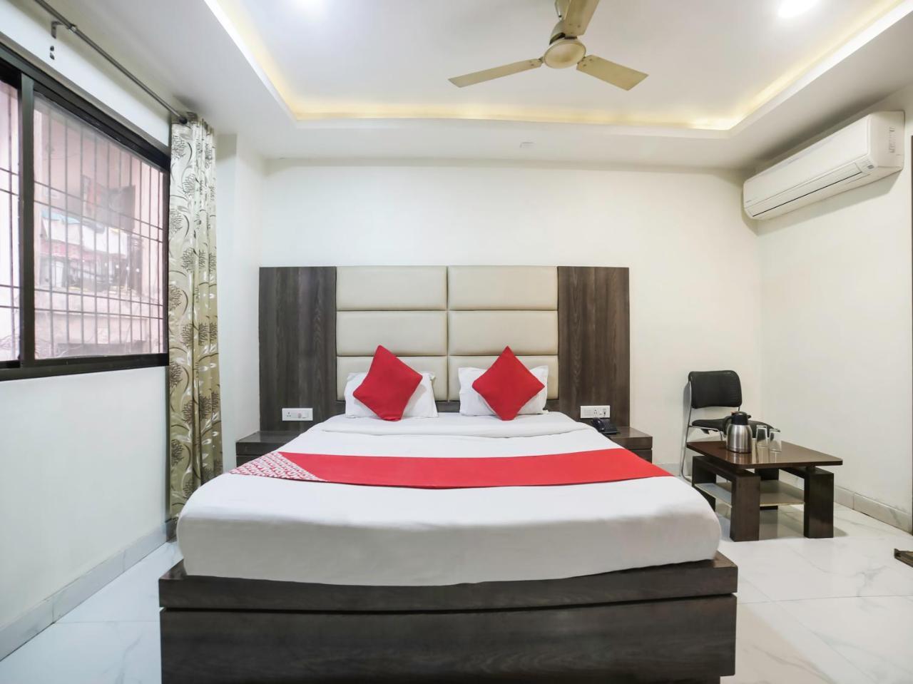 Oyo 10277 Hotel Delux Golden Ádzsmir Kültér fotó